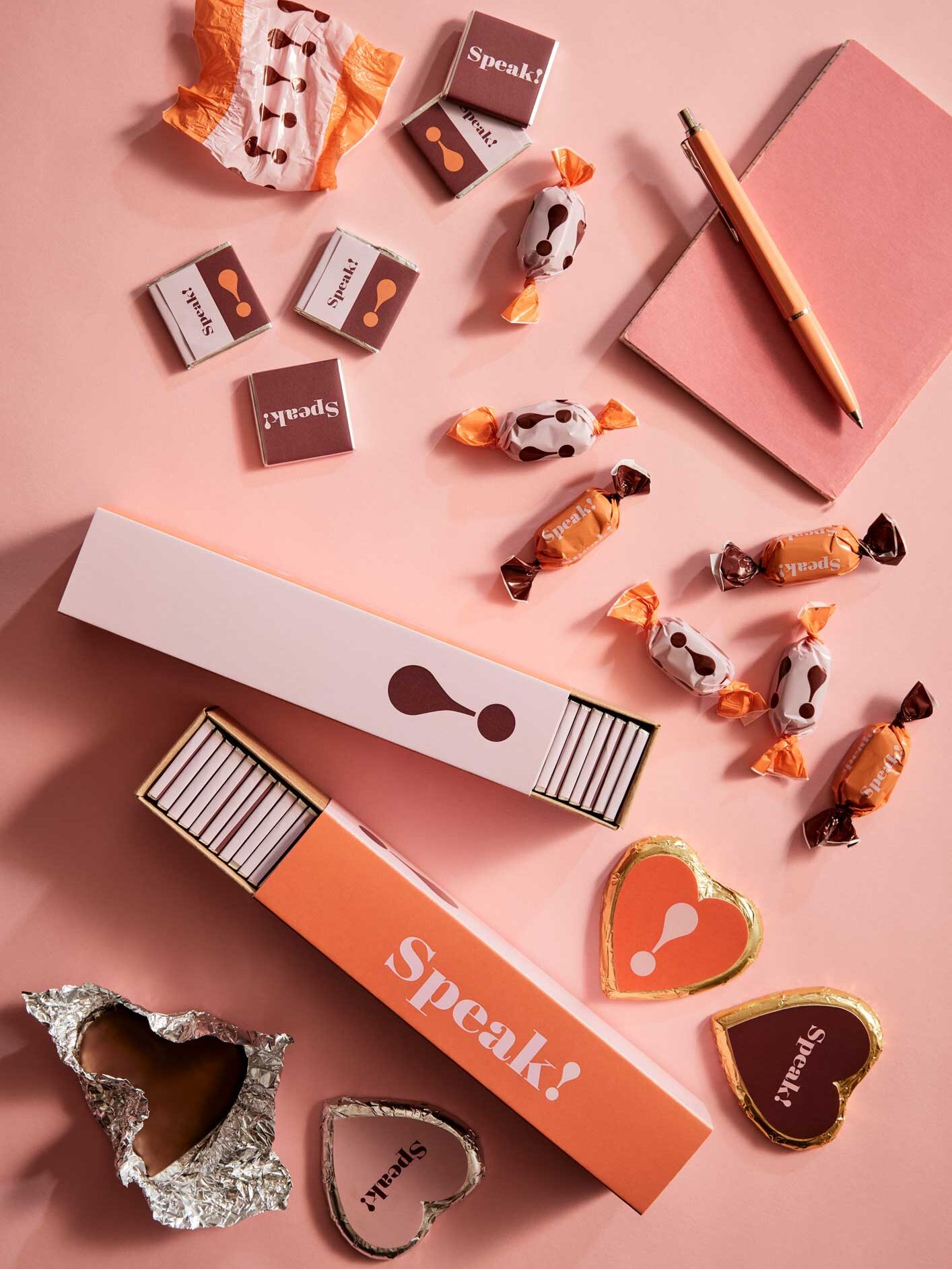 Borgstenas choklad i olika förpackningar. Hjärtan, tvistad och quatre i slidebox