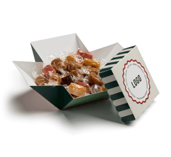 Christmas cube box med carnival motiv fylld med julkola